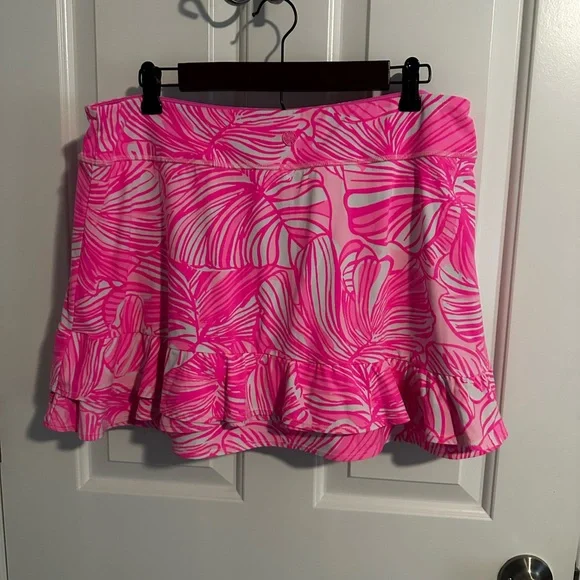 Lilly Pulitzer Pink and White Luxletic Skort - Picture 2 of 5